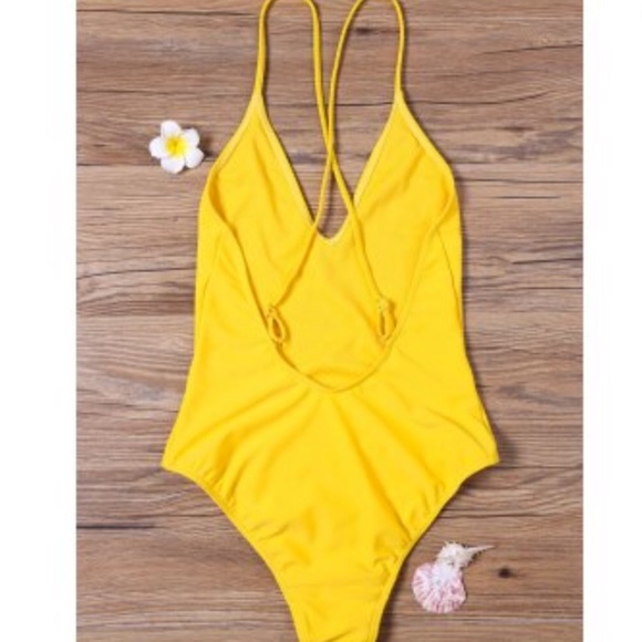 (last one) Sexy Yellow Print One Piece - Picture 2 of 6